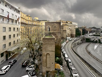 Tratto di Mura tra via Campania e Corso d'Italia -  | Andrea Jemolo Photographic Archive of Architecture and Art