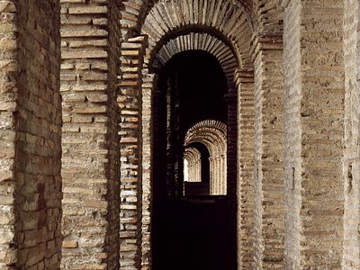 Le Mura lungo viale Carlo Felce. Camminamenti interni -  | Andrea Jemolo Photographic Archive of Architecture and Art