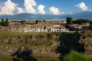 Walls between the Herculaneum Gate and Vesuvius Gate  | Andrea Jemolo