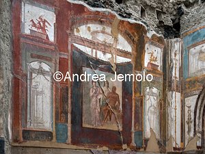 The excavations of Ercolanum Headquarters of the Augustals – East wall with Heracles/Hercules in the Olympus | Andrea Jemolo