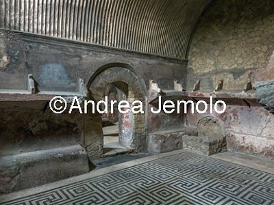 The excavations of Ercolanum Central Baths or Forum Baths – Women's Section - Tepidarium | Andrea Jemolo