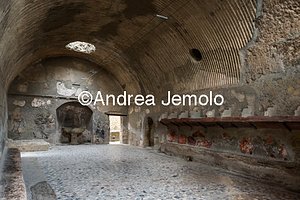 The excavations of Ercolanum Central Baths or Forum Baths – Men's Section - Apodyterium | Andrea Jemolo
