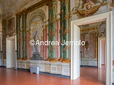 Villa Campolieto Halls decorated with frescoes | Andrea Jemolo