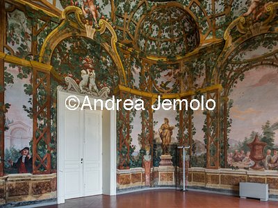 Villa Campolieto Halls decorated with frescoes | Andrea Jemolo