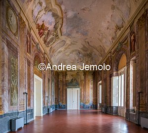 Villa Campolieto Halls decorated with frescoes | Andrea Jemolo