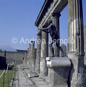 Tempio d'Apollo Apollo saettante - bronzo | Andrea Jemolo