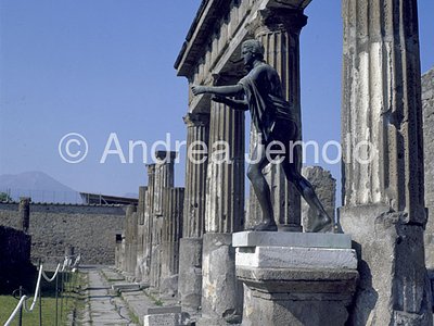 Tempio d'Apollo Apollo saettante - bronzo | Andrea Jemolo