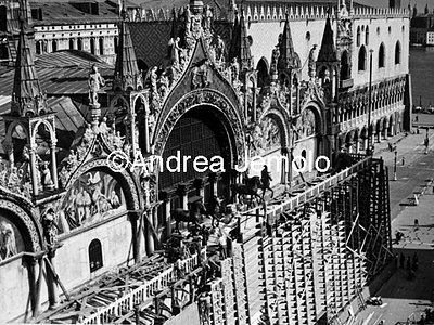 Venice - The historical monuments are fortified against aerial bombardment - Basilica di San Marco  | Andrea Jemolo