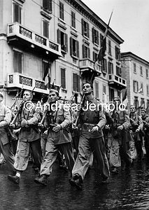 March of the GIL - Youth Italian of Littorio - in Brescia in the presence of Achille Starace  | Andrea Jemolo