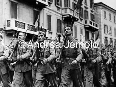 March of the GIL - Youth Italian of Littorio - in Brescia in the presence of Achille Starace  | Andrea Jemolo