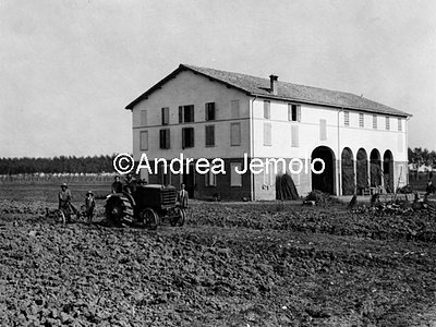 The drainage in Moglia Parmigiana - Group of farmhouses - Reggio Emilia  | Andrea Jemolo
