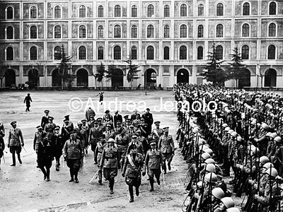 Mussolini is mustering troops leaving for the Sarre  | Andrea Jemolo