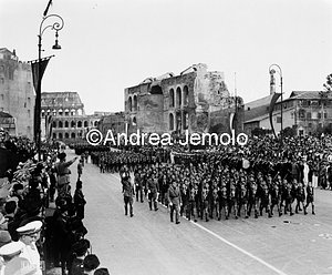 Mussolini attends the parade of ONB - Order Nazionale Balilla - on Via dell'Impero  | Andrea Jemolo
