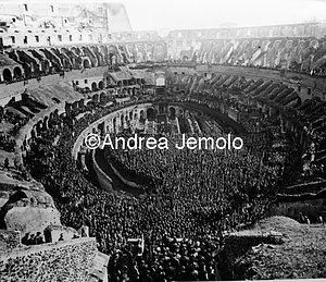 Mussolini speaks in the Colosseum at the representatives of co-operation  | Andrea Jemolo