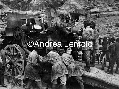 Loading a cannon mm.260 - Vallone  | Andrea Jemolo