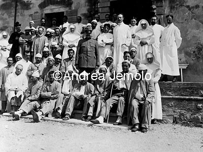 Hospital of The Cross of Malta - Tegliano - A group of wounded  | Andrea Jemolo