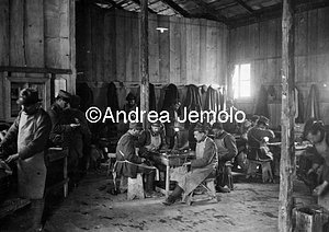 Preparation and cooking of rations of meal - Stazione Carnia  | Andrea Jemolo