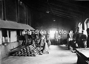 Preparation and cooking of rations of meal - Stazione Carnia  | Andrea Jemolo