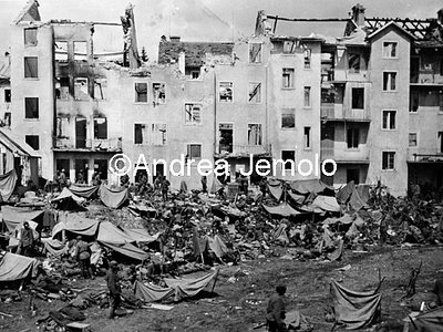 Troops in the tents among the ruins of Asiago  | Andrea Jemolo