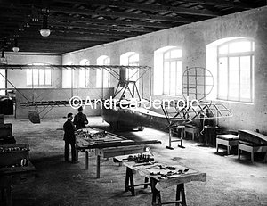 Fratelli A & C Gaggia - Industrie Aviatorie meridionali - Napoli Montaggio dell' Aereoplano - Industria bellica | Andrea Jemolo