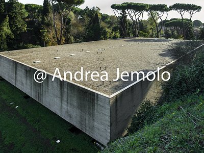 Monumento ai martiri delle Fosse Ardeatine Il monolite sepolcrale | Andrea Jemolo