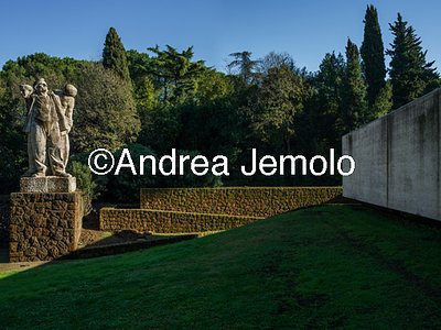 Monumento ai martiri delle Fosse Ardeatine Il monolite e il gruppo statuario di Francesco Coccia | Andrea Jemolo