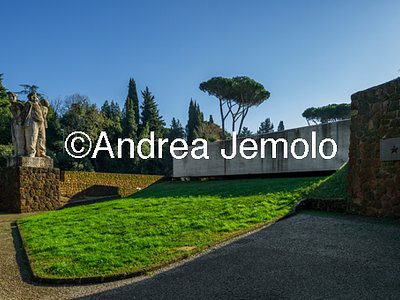 Monumento ai martiri delle Fosse Ardeatine Il monolite e il gruppo statuario di Francesco Coccia | Andrea Jemolo