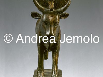 Egyptian museum Cow-Hathor and Padisematawi, schist, Tell Abu Yassin | Andrea Jemolo
