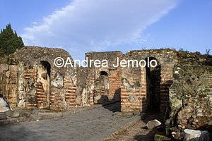 Cinta muraria Porta Ercolano da via dei Sepolcri | Andrea Jemolo