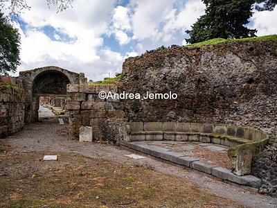 City walls Porta Stabia and the tomb of Marcus Tullius | Andrea Jemolo