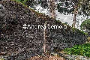 City walls Section between Porta Stabia and Porta Nocera | Andrea Jemolo