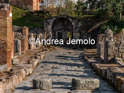 City walls Porta Stabia view from Via Stabiana | Andrea Jemolo