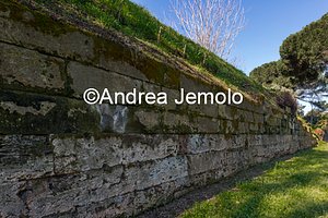 City walls Section between Porta Sarno and Porta Nola | Andrea Jemolo