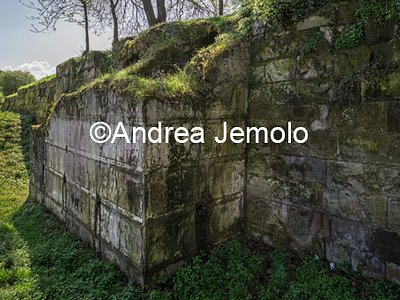 Cinta muraria Tratto con torre tra Porta Nola e Porta Capua | Andrea Jemolo