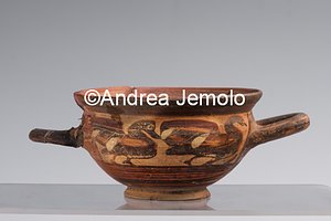 Excavations Office Cup in Etruscan-Corinthian style from Boscoreale - ceramic | Andrea Jemolo