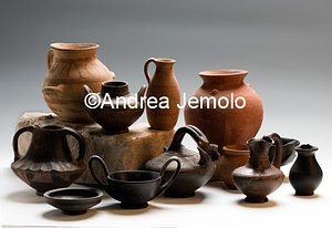 Archaeological Deposit Funerary trousseau from Santa Maria la Carità, necropolis of Madonna delle Grazie - Ceramic | Andrea Jemolo