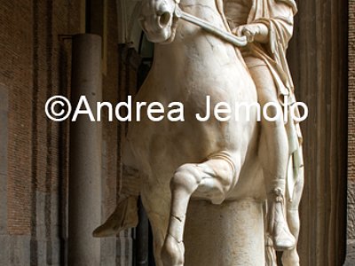 Museo Archeologico Nazionale Statua equestre di Marco Nonio Balbo, marmo; da Ercolano | Andrea Jemolo