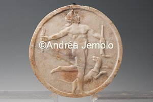 Archaeological National museum Villa of Diomedes - Oscillum with Dancing Satyr, torches and panther, marble | Andrea Jemolo