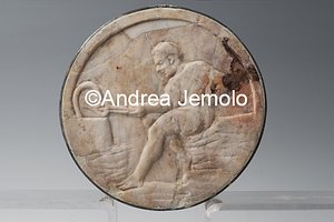 Archaeological National museum Villa of Diomede - Oscillum with Blacksmith in front of a kiln, marble | Andrea Jemolo