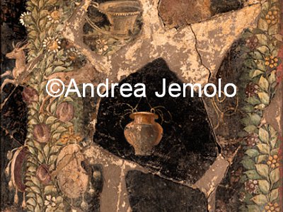 Museo Archeologico Nazionale Villa di Cicerone - Pannello con pantera, ghirlande, cerbiatti, tamburelli e due vasi, affresco | Andrea Jemolo