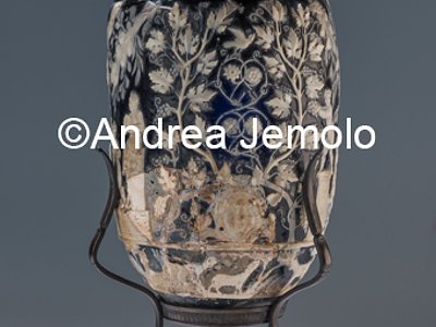 Museo Archeologico Nazionale Vaso Blu, amorini vendemmianti, mascherone e tralci di vite, vetro-cammeo, Pompei | Andrea Jemolo