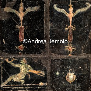 Museo Archeologico Nazionale Villa di Cicerone - Pannello con due sfingi alate, satiro e vaso, affresco | Andrea Jemolo