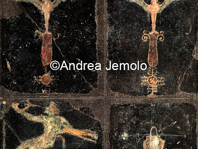 Museo Archeologico Nazionale Villa di Cicerone - Pannello con due sfingi alate, satiro e vaso, affresco | Andrea Jemolo