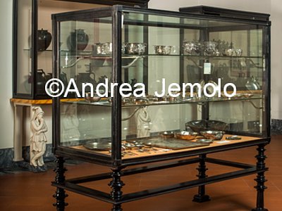 Archaeological National museum Showcase | Andrea Jemolo
