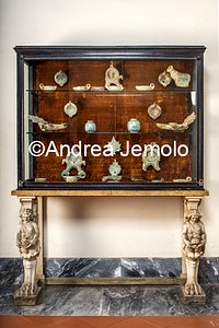 Archaeological National museum Showcase | Andrea Jemolo