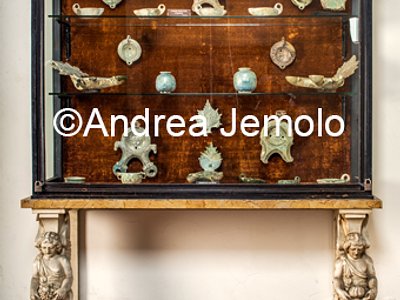 Archaeological National museum Showcase | Andrea Jemolo