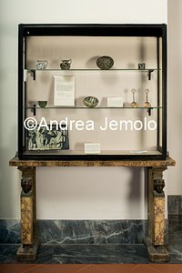 Archaeological National museum Showcase | Andrea Jemolo