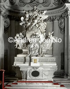Church of St. Mary of the Priory High altar with a statue of St. Basil | Andrea Jemolo