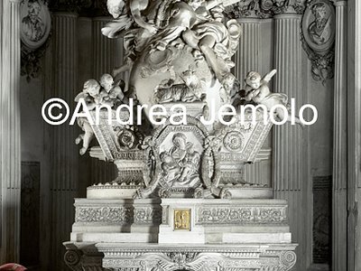 Chiesa di Santa Maria del Priorato Altare maggiore con statua di San Basilio | Andrea Jemolo