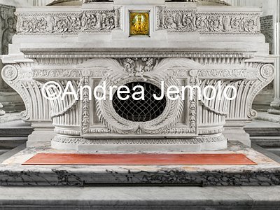 Chiesa di Santa Maria del Priorato Altare maggiore con statua di San Basilio - Particolare | Andrea Jemolo